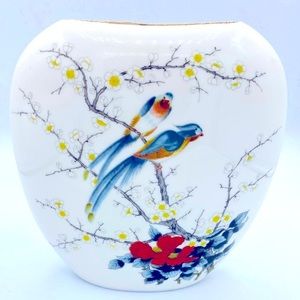 Jay Of Japan, Vintage Fine China White Case With A Birds And Flower Motif  Vase